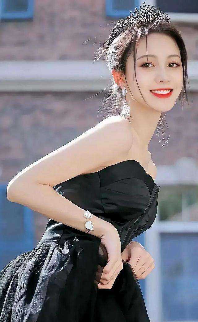 小说重生盛宠：人形遗产对我图谋不轨
