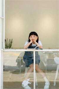精选全文别惹炮灰女配：黑莲花女主被我逼疯