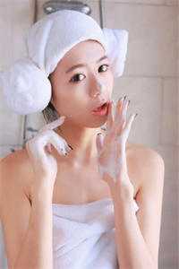 全章阅读穿成七零孤女后，她带美男拽上天