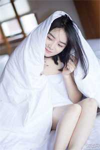 畅销书目新婚夜，总裁逼我给白月光下跪