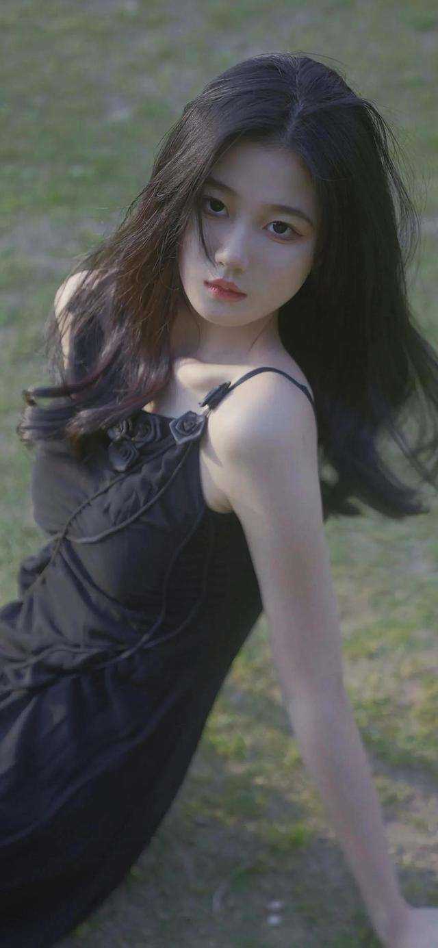 精品推介黑历史情报有点猛，开局打假女神