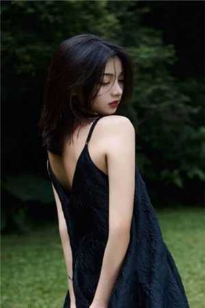 畅销巨作快穿：废柴美女在末世成香饽饽了