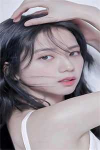 畅销书目神霄剑修：哥这苟王手握七剑成最强