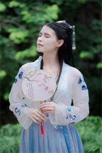 替身女配她成团宠了