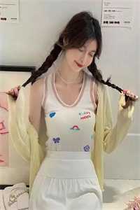 精品推荐小可怜是侯府群欺？亲爹皇上不答应