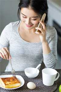 重生后，高冷白月光我不舔了程实虞白薇