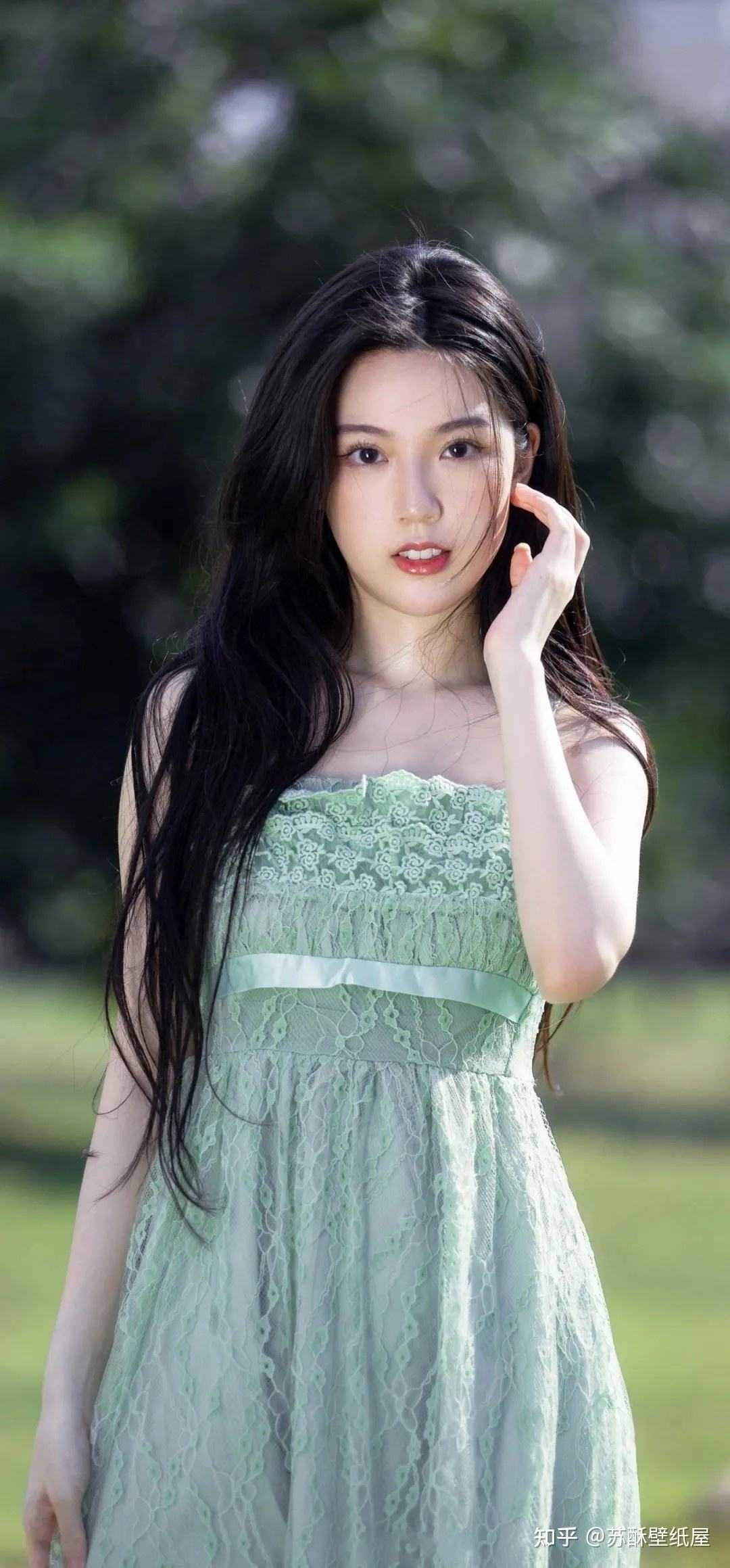 她舔了孤三年，孤竟只是替身热门推荐