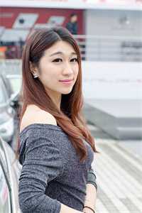 冷眼旁观小侄女被嫂子戴上金锁头结局