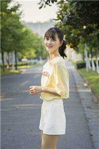 春雨逐月光无广告