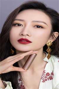 举头望清月，低头思娇娘