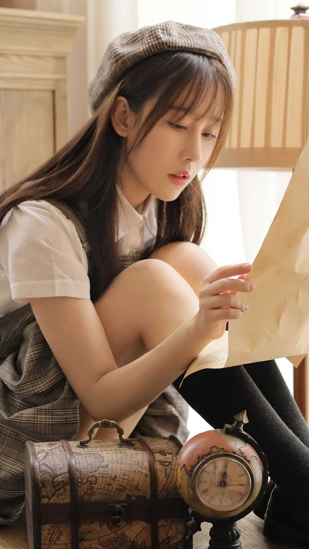 小丧尸囤了一屋子物资后，被大佬偷家了完整文本