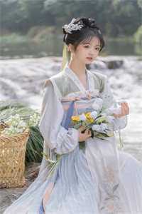 热门作品人到中年正崛起