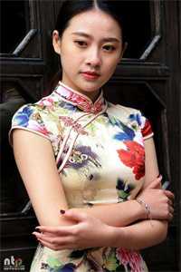 绝美小财迷，把男神卖了换包子