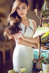 穿成炮灰女配，高冷少爷宠我入骨小说