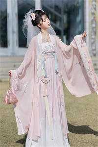 完整篇章替嫁残废，我转头撩翻大佬靠美色上位