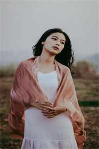 与鬼老婆突破丧尸围城：生存系统