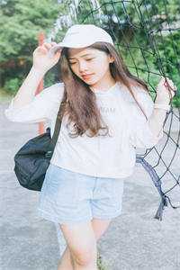 穿书七零，高冷硬汉被美人撩红眼主角是