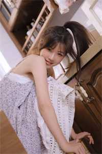 活成前任白月光后，她桃花朵朵开篇章