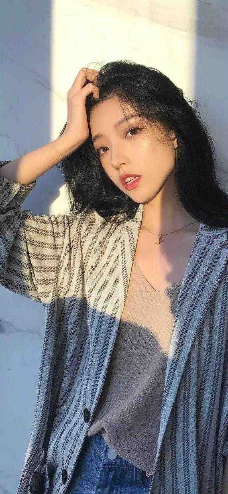 穿越：咸鱼系统带头磕CP质量好文