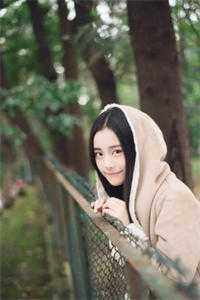 白天乖乖女，晚上战斗服第一杀手连载