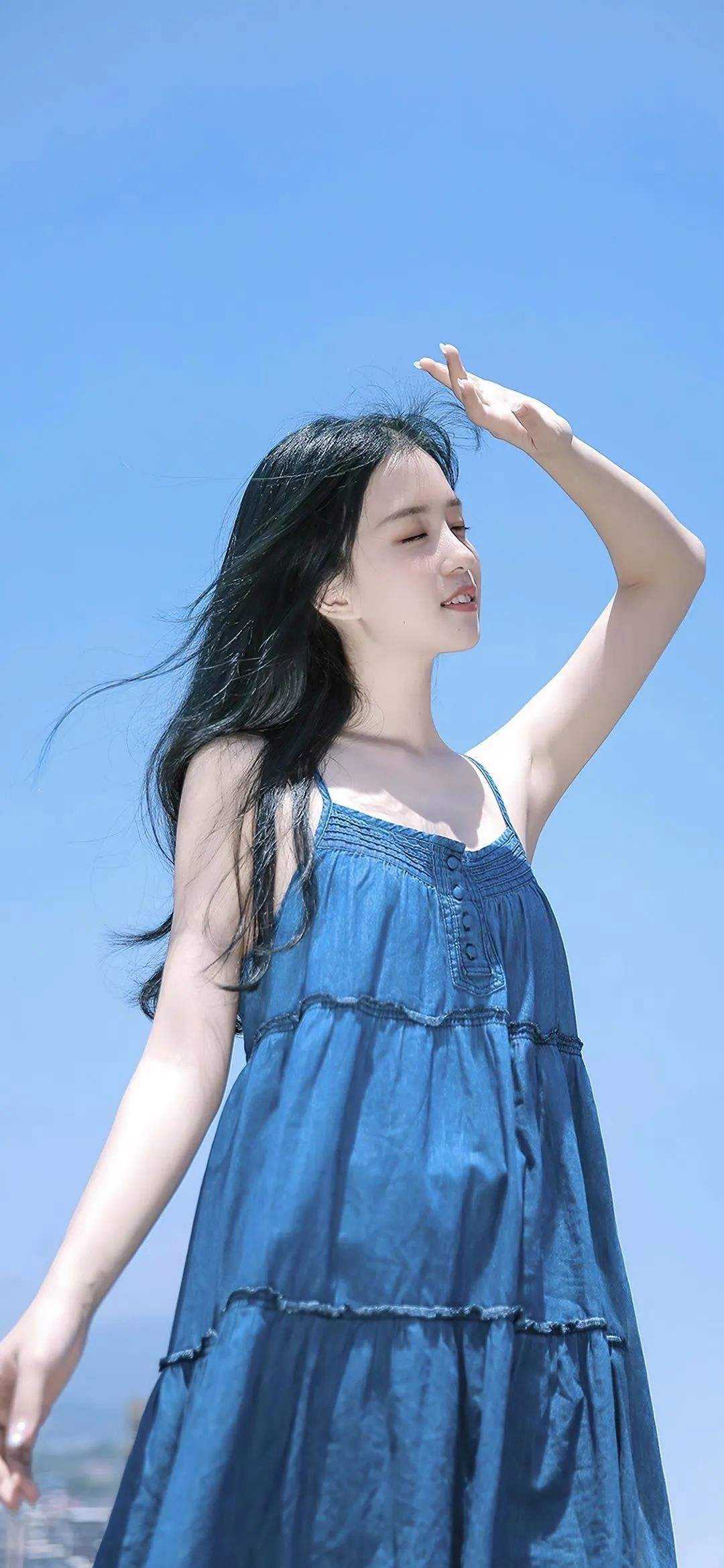 婆婆被流浪汉欺辱时，未婚夫正在陪养妹看日出异常火爆