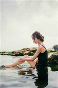 白天乖乖女，晚上战斗服第一杀手小说免费阅读