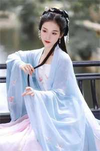 给女校长洗脚后，我在学校横着走全球完整文集