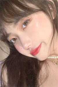 男人眼底的愠怒