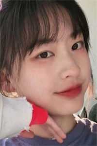 刚入职，她便摘了那棵高岭之花