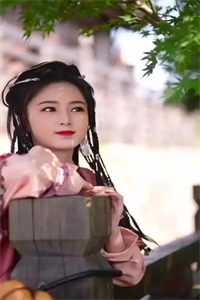 末世：这个女主很强却过分咸鱼