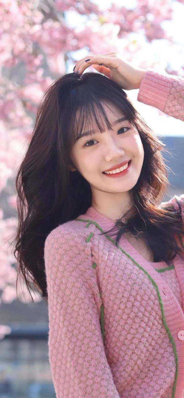 一曲火遍大江南北,女神看我眼神不对劲