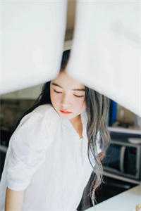 重生七零：大佬的媳妇又美又彪