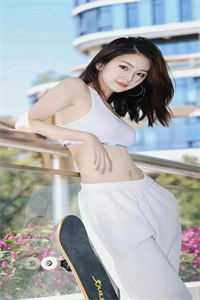 穿越界天花板觉醒后，她成了三个反派的亲娘小说